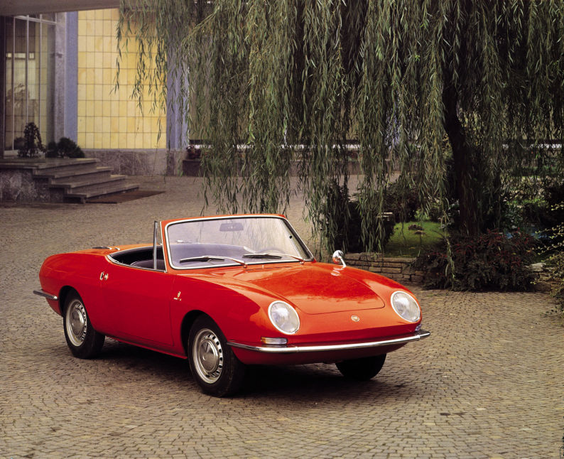 Fiat%20850%20Spider.jpg