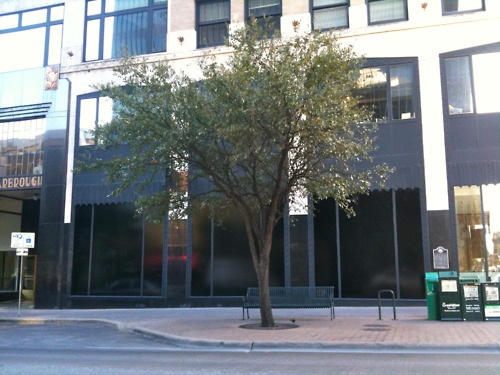 095423-apple_pop_up_store_austin.jpg