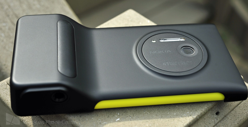 Nokia_Lumia_1020_Yellow_Camera_Grip.jpg