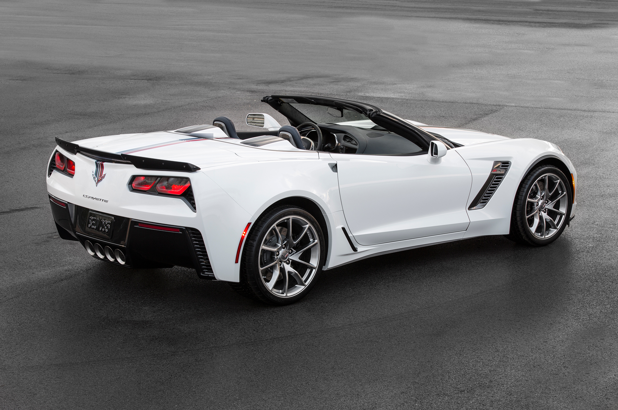 2016-Chevrolet-Corvette-Z06-front-three-quarter.jpg