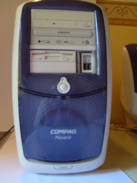More-Compaq-Presario-with-Bondi-Blue-Plastic-Insert.png